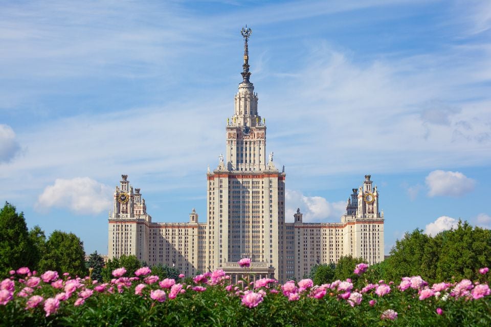 Les Sept Gratte-ciel Sœurs De Moscou - Moscou Et Le Centre De La Russie ...