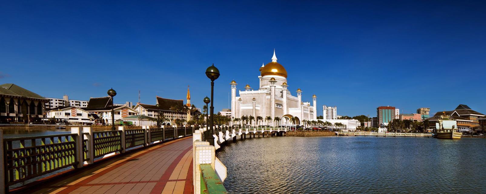 Berkunjung ke Brunei Darussalam, Negara Kecil namun Super Kaya