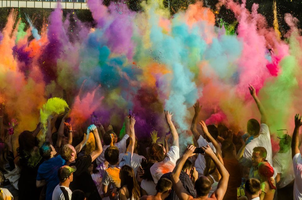 Die Geschichte hinter den Farben des Holi Festivals - Easyvoyage