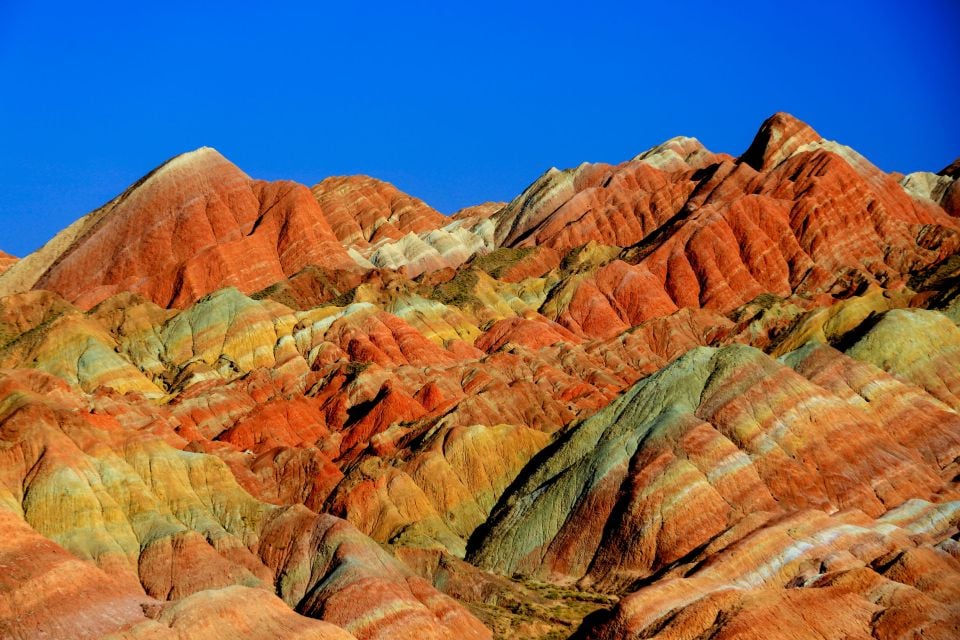 Montañas de colores descubriendo el Parque Geológico nacional Zhangye ...