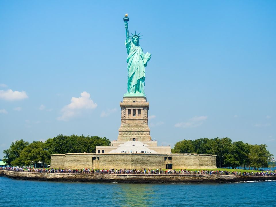 the-most-famous-american-landmarks-bank2home