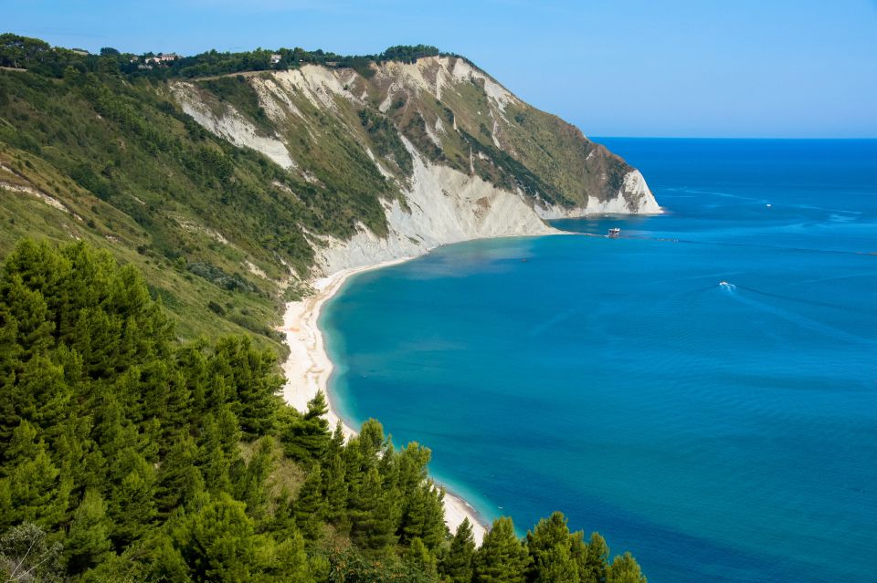 Marche Un Itinerario Tra Le Spiagge Più Belle Della Riviera