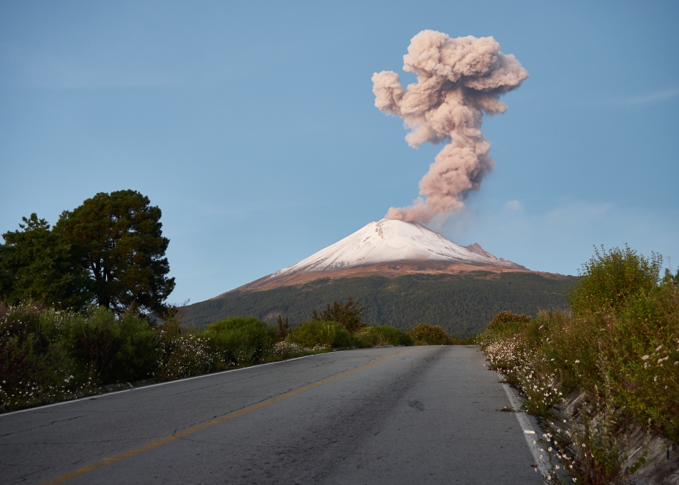 Popocatepetl le plus haut volcan  du Mexique est entr  en 