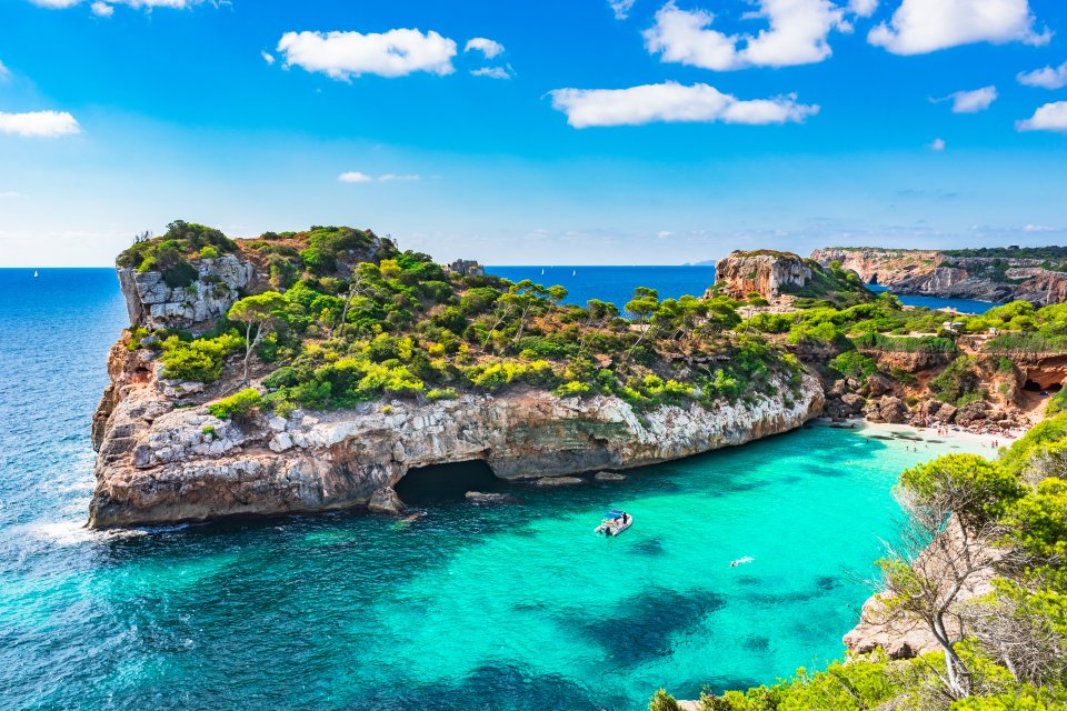 a-guide-to-where-to-stay-in-the-balearic-islands-depending-on-the