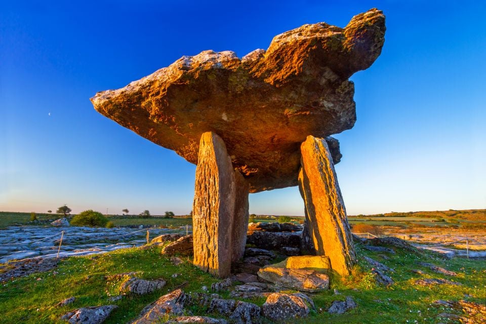 Les arts et la culture, poulnabrone, dolmen, burren, irlande, europe, préhistoire, donegal