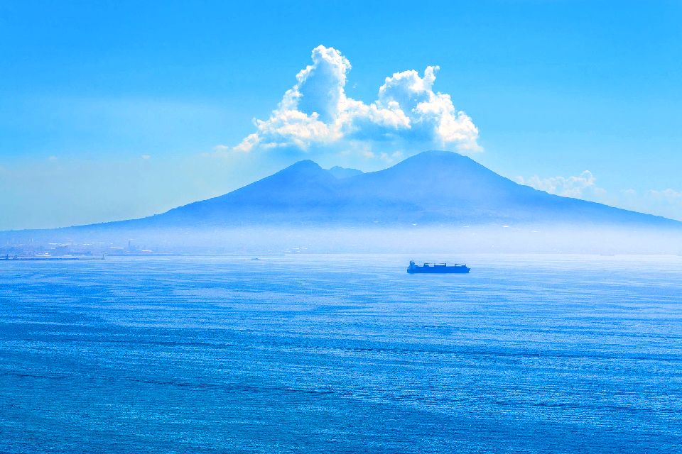 Il Golfo di Napoli , Italia