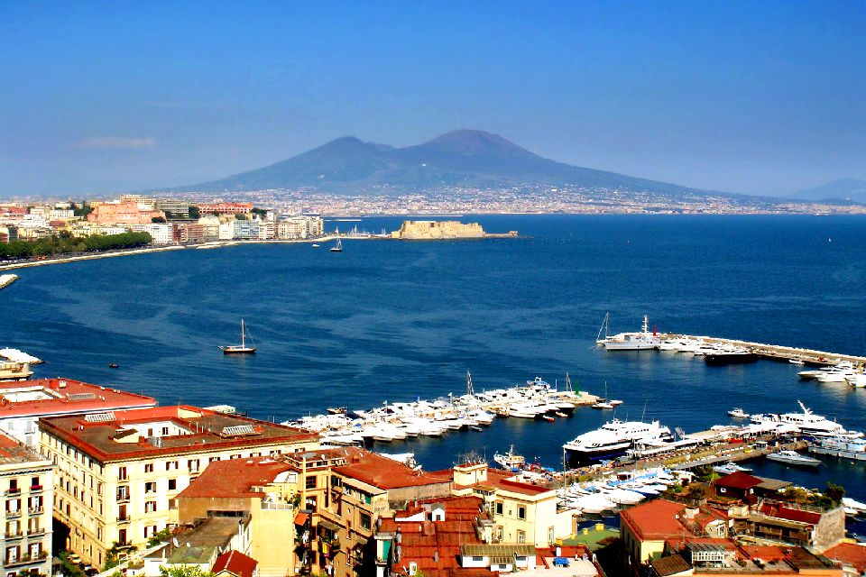 La bahía de Nápoles , Italia