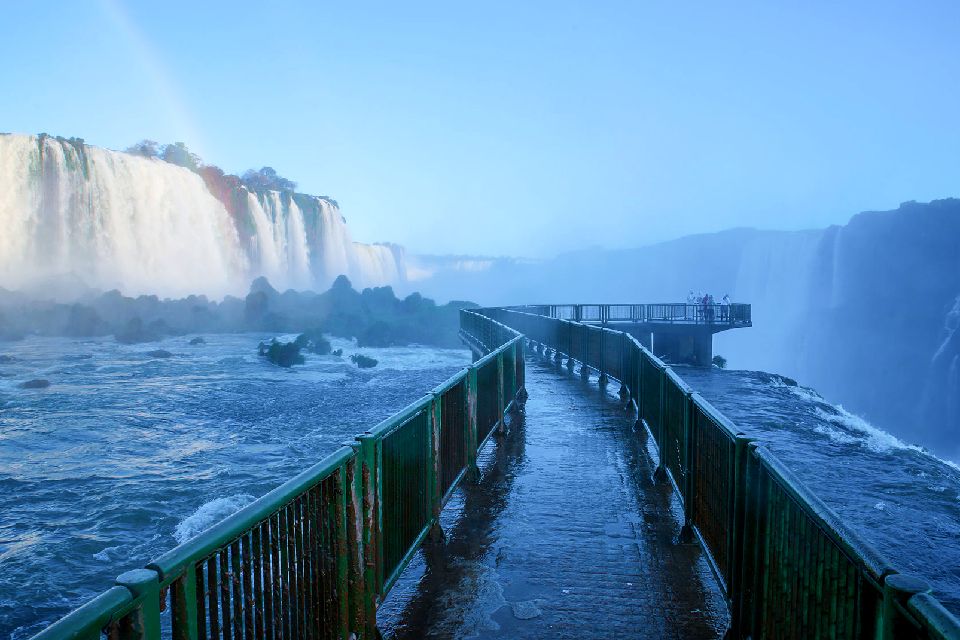 Die Iguaçu-Fälle , Eindrucksvolle Wassermengen , Argentinien