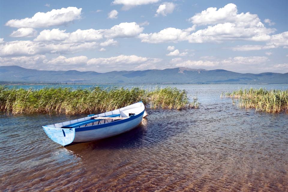 El lago de Prespa , Macedonia