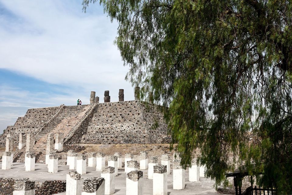 , Los monasterios, Los parajes, México continental