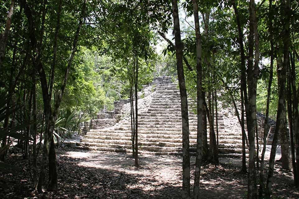 Coba , La Piramide di Coba , Messico