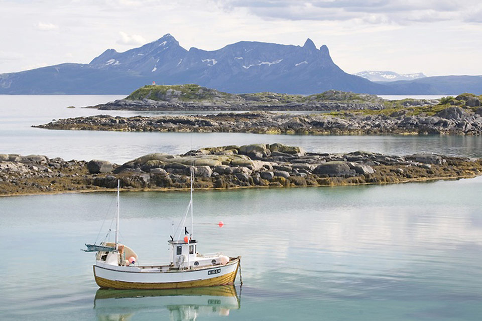 Il nord , Una barca in un fiordo , Norvegia