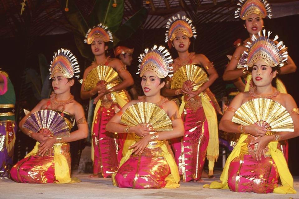 Vorstellungen und Auff hrungen Bali  Indonesien