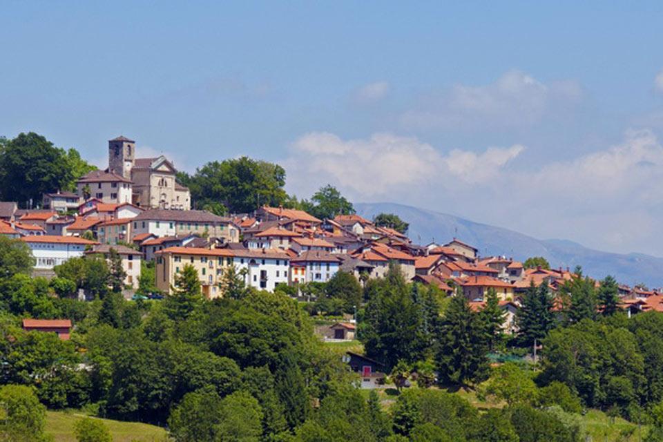 Le Tessin , Un village de montagne , Suisse