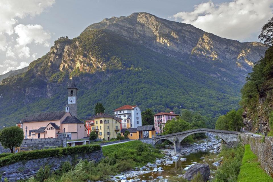 El cantón de Tesino , Los verdes valles del cantón de Tesino , Suiza