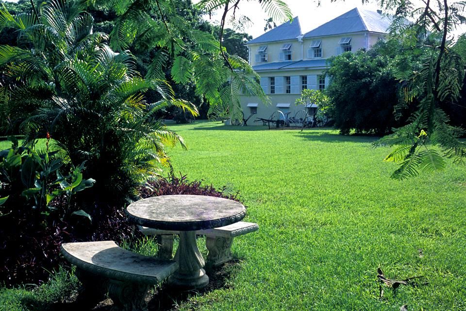 Sunbury House, Die alten Anwesen, Die Monumente, Barbados