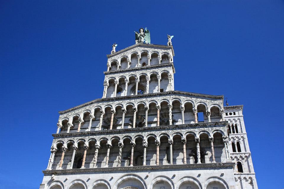 Il marmo di Carrara , Il Duomo di Lucca , Italia