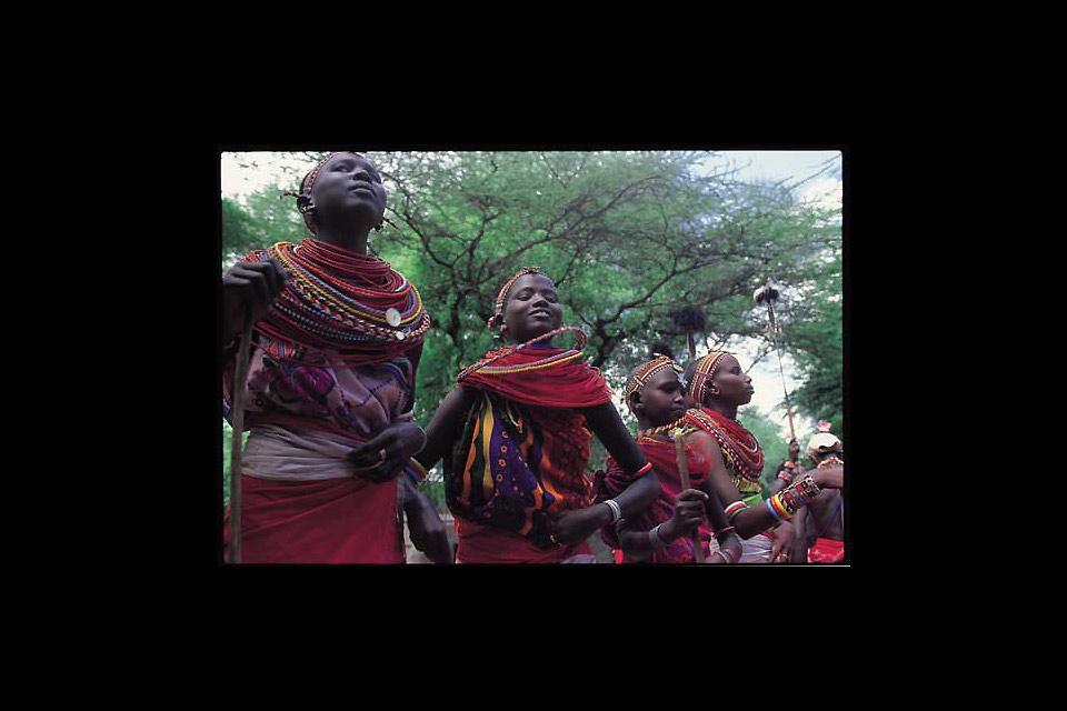 Bombolulu Workshops and Cultural Centre , Espectáculo en el centro cultural de Bombolul , Kenia