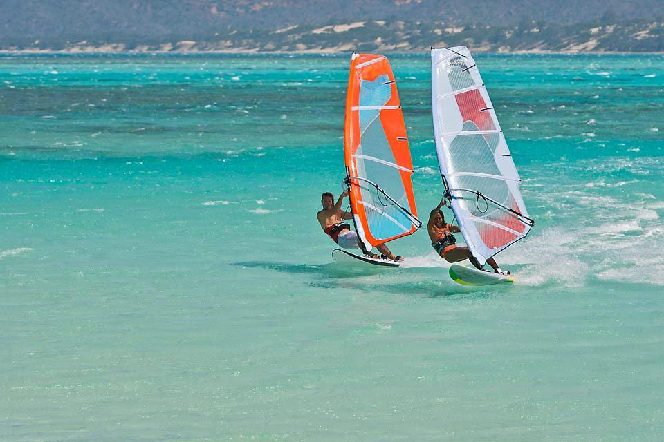 Gli sport nautici , Windsurf alle Figi , Fiji