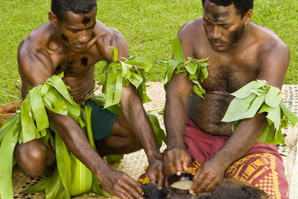 La cérémonie du yacona , Le yacona et le kava , Fidji