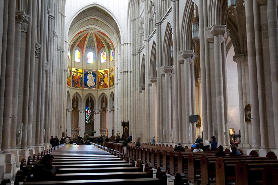 Die Almudena-Kathedrale , Spanien