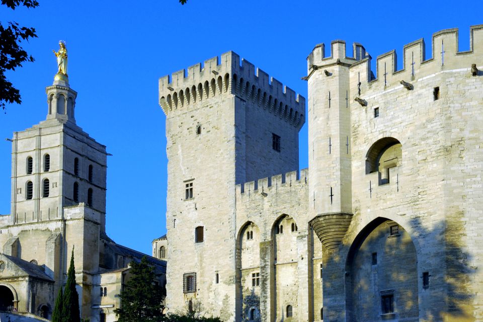 Dos de las torres del Palacio Papal, Palacio de los Papas, Los monumentos, Avignon, Provence-Alpes-Côte d'Azur