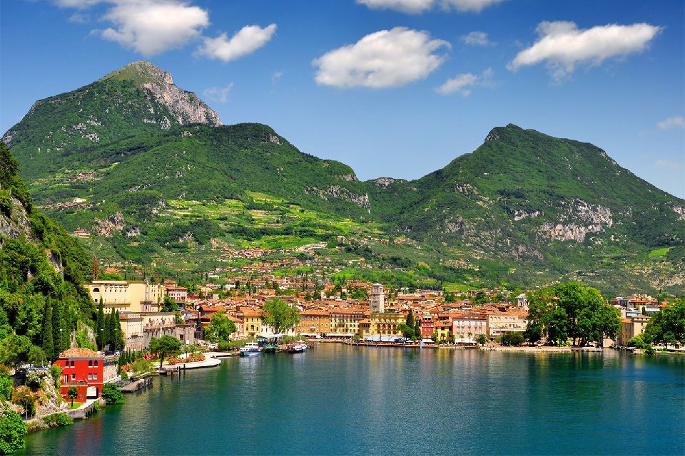 Lake Garda , A beach on Lake Garda , Italy