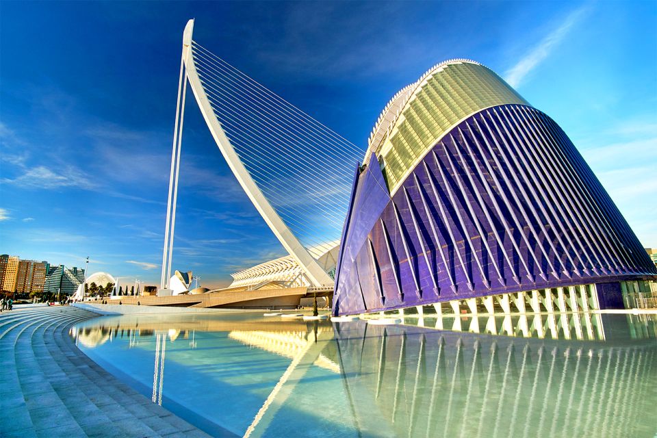 El puente de L'Assut de l'Or, Ciudad de las Artes y las Ciencias de Valencia, Arte y cultura, Comunidad Valenciana