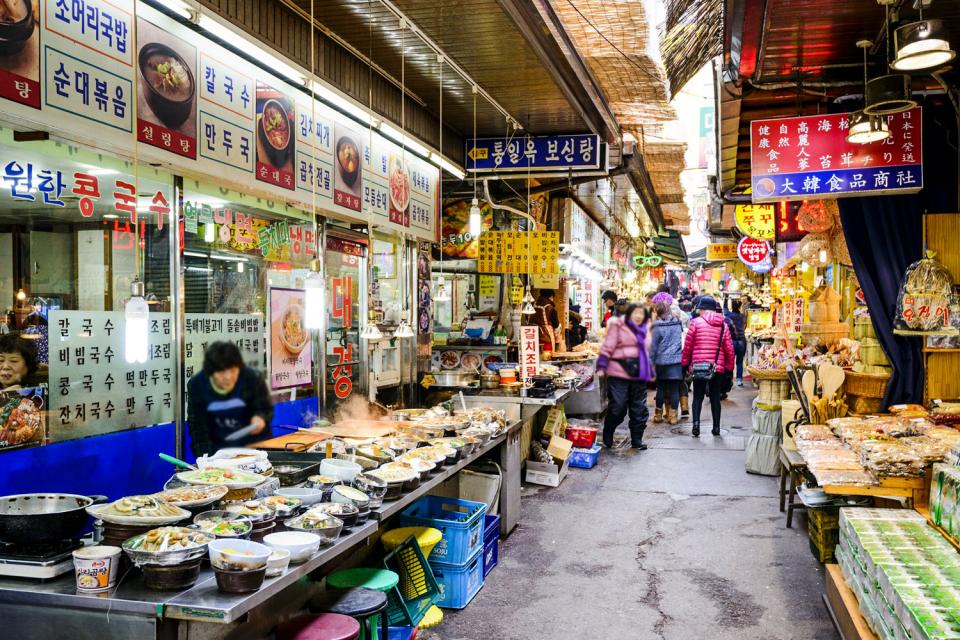 El mercado de Dongdaemun , Corea del Sur