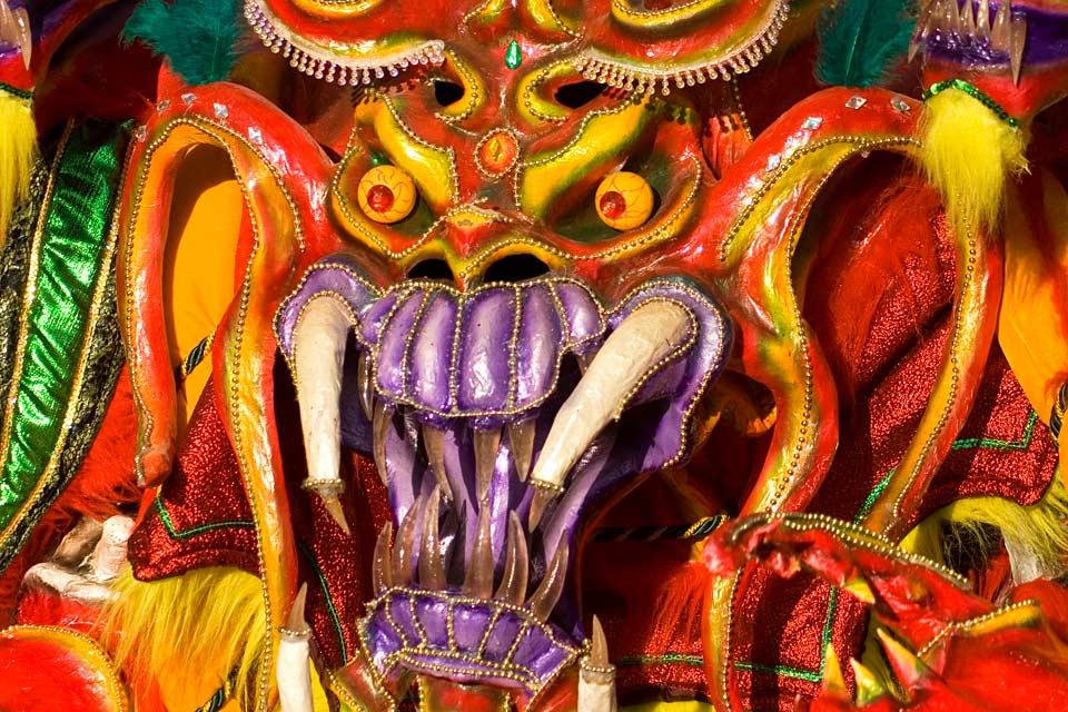 Der Karneval , Die satirischen Masken , Dominikanische Republik