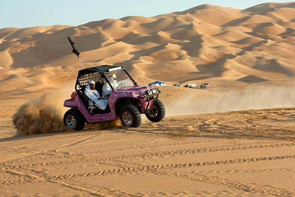 Sharjahs Aktivitäten , The best spot for 'dune bashing' , United Arab Emirates