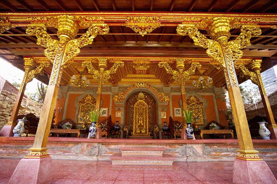 La religión y los ritos , Templos y casas , Indonesia