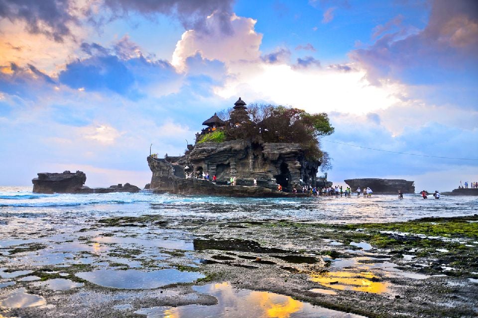  Le temple de Tanah  Lot Bali Indon sie