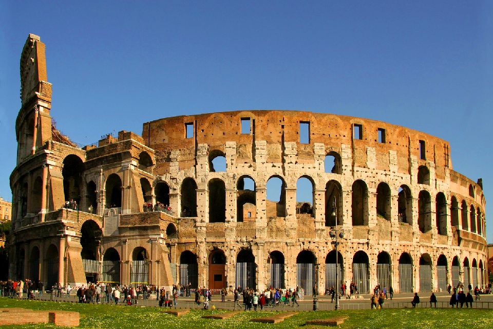 Le Colisée , Vue frontale du Colisée , Italie