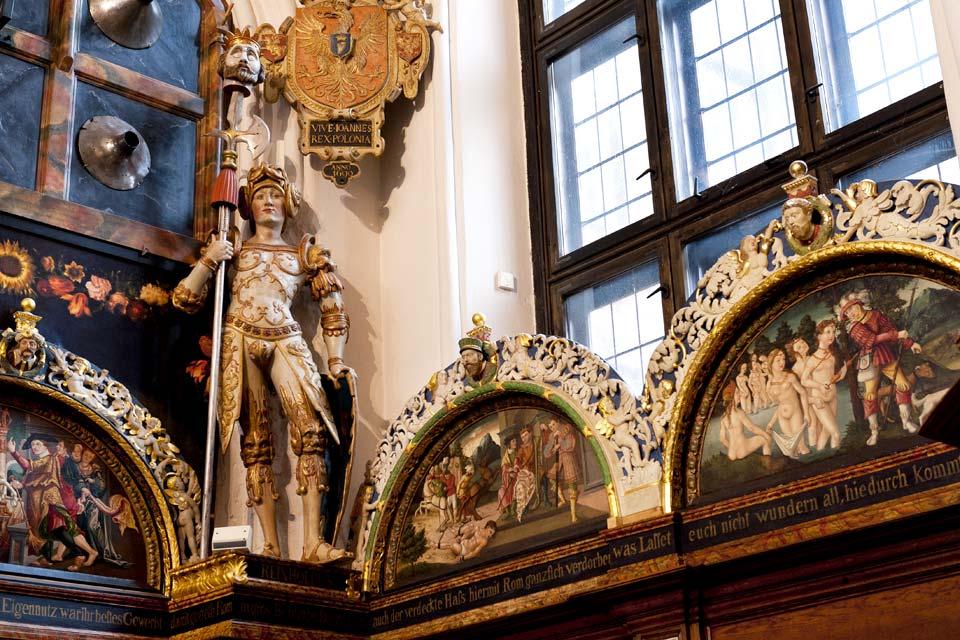 Cour Artus dans le centre-ville de Gdansk, Les monuments, Le hall gothique de la Cour Artus, Pologne