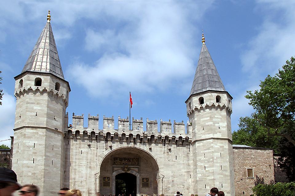 Le Palais de Topkapi , Mosque of the A?as , Turkey