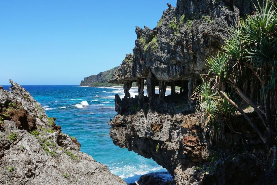 Die Höhlen von Rurutu, Die Landschaften, Die Austral-Inseln