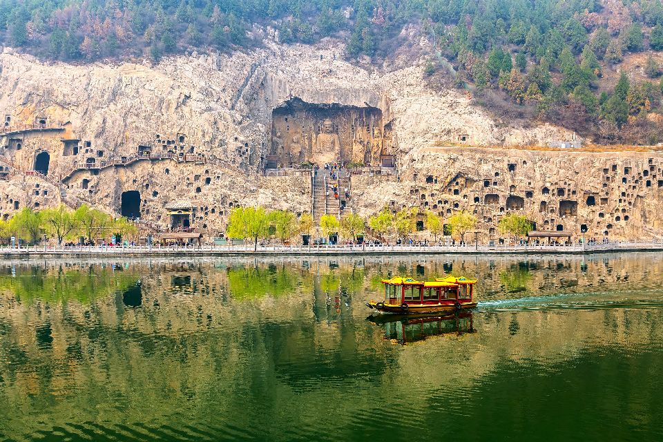 The Longmen Buddhist Grottoes , Longmen's Buddhist caves , China