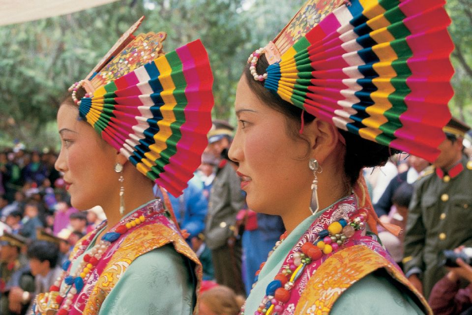 Una cultura en peligro , Los trajes tradicionales tibetanos , China