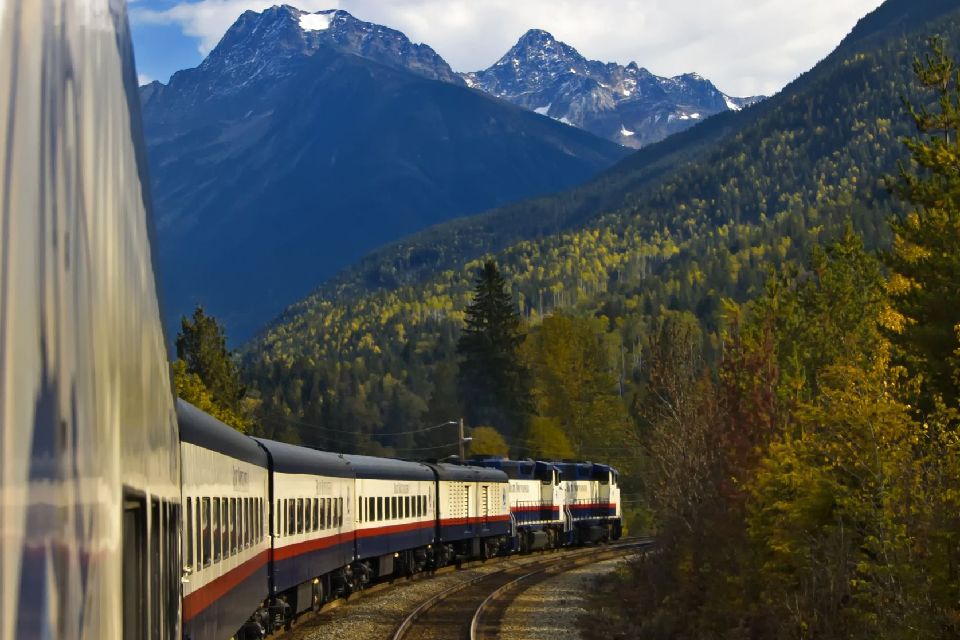 Le train à travers les Rocheuses , Canada