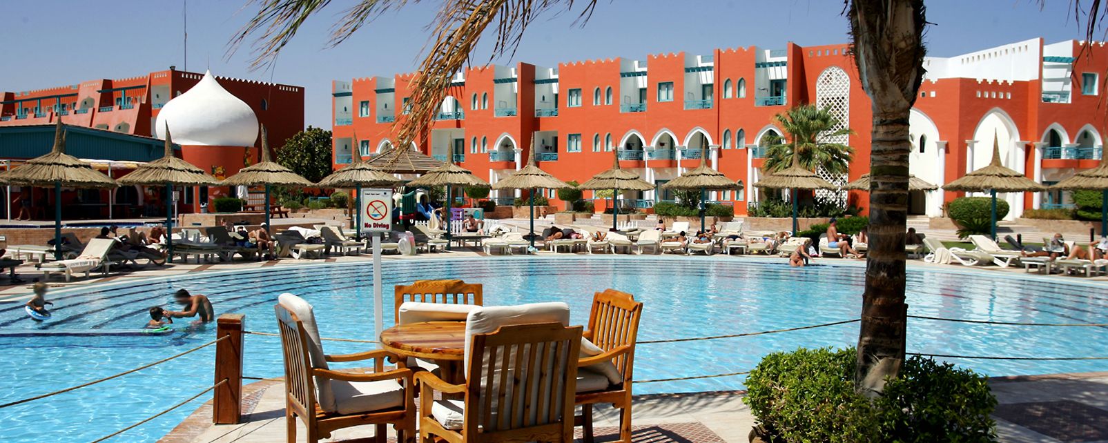 Hotel Tropicana Grand Azure Resort