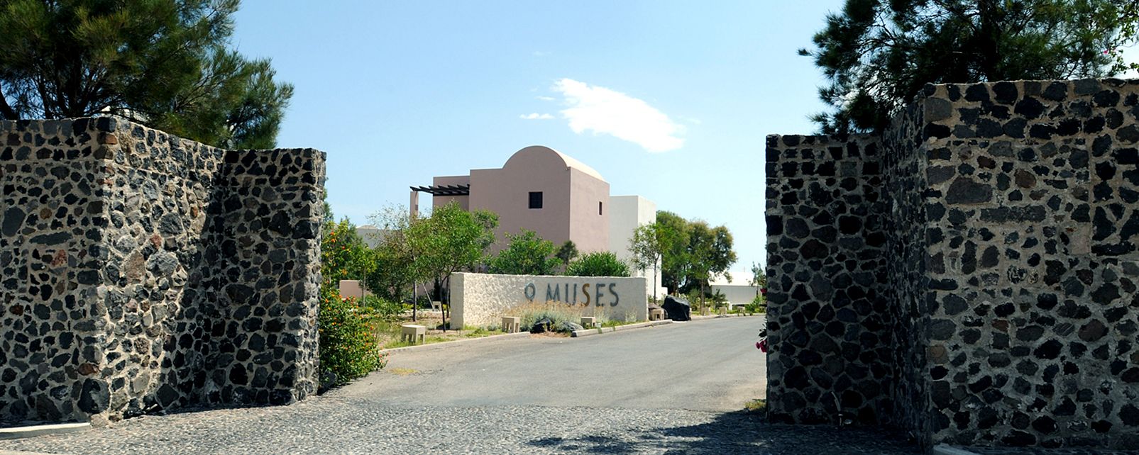 Hotel Nine Muses Santorini Resort