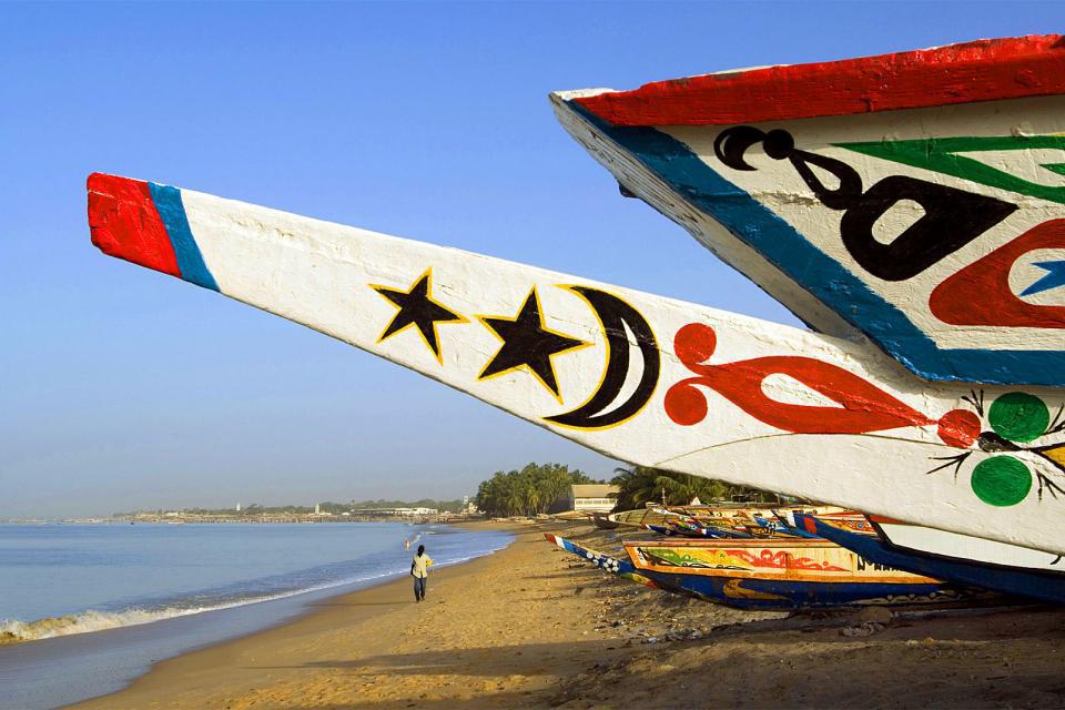Afrique, Sénégal, M'Bour, port, pêche, plage, bateau, pirogue, canot,