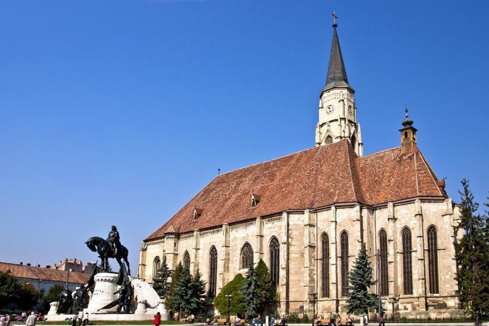 Diese Kathedrale ist eine der grten Sakralbauten Rumniens und wurde 1316 errichtet. Es handelt sich um ein Vorzeigemonument der Stadt.