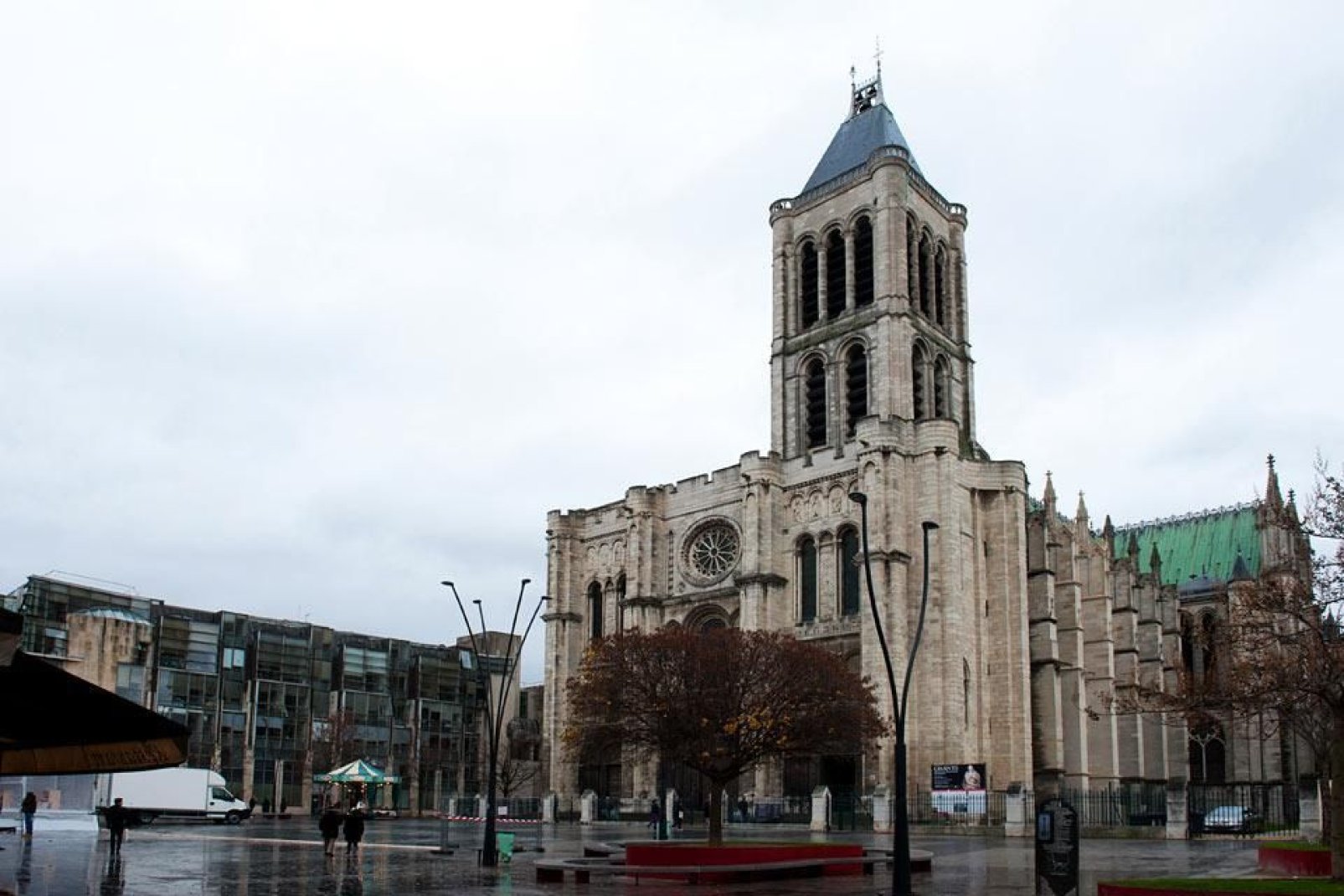 Saint-Denis è famosa per la sua magnifica basilica.