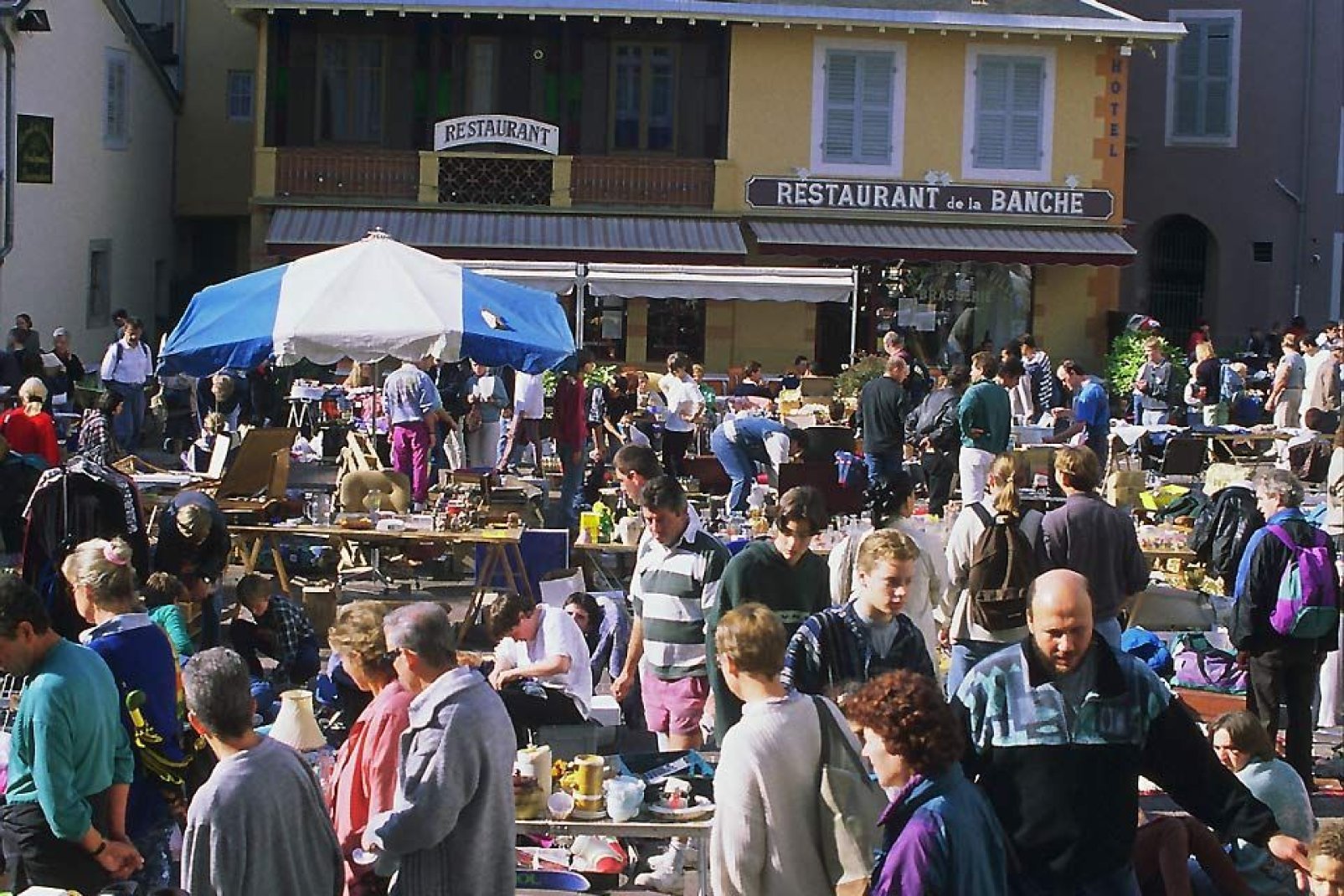La ciudad de Chambéry acoge muchas celebraciones como los mercadillos, especialmente durante el período estival.