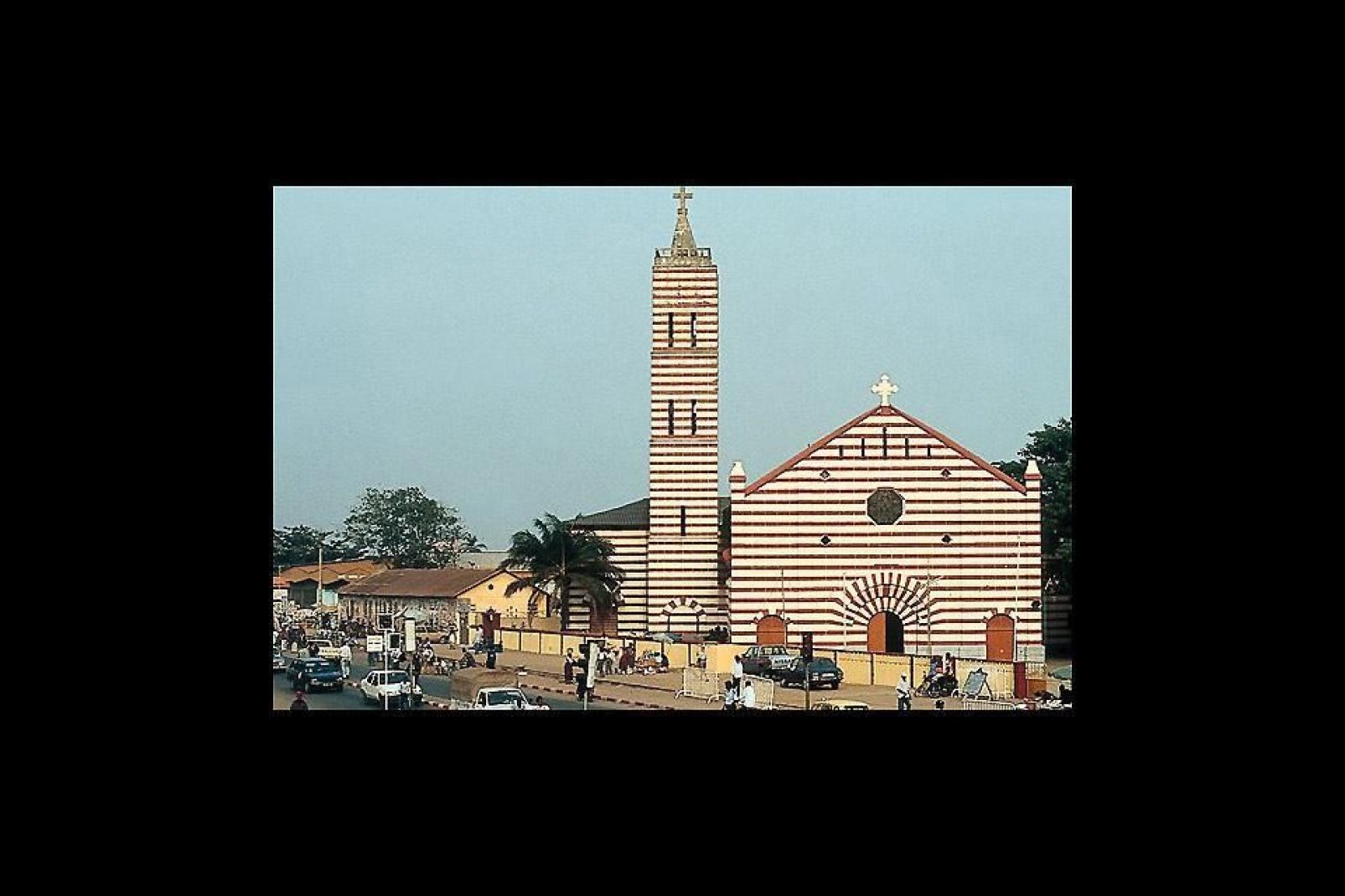 Cotonou ist die Hauptstadt des Benin. Diese quirlige Stadt ist für ihren riesigen, 20 Hektar großen Markt bekannt.