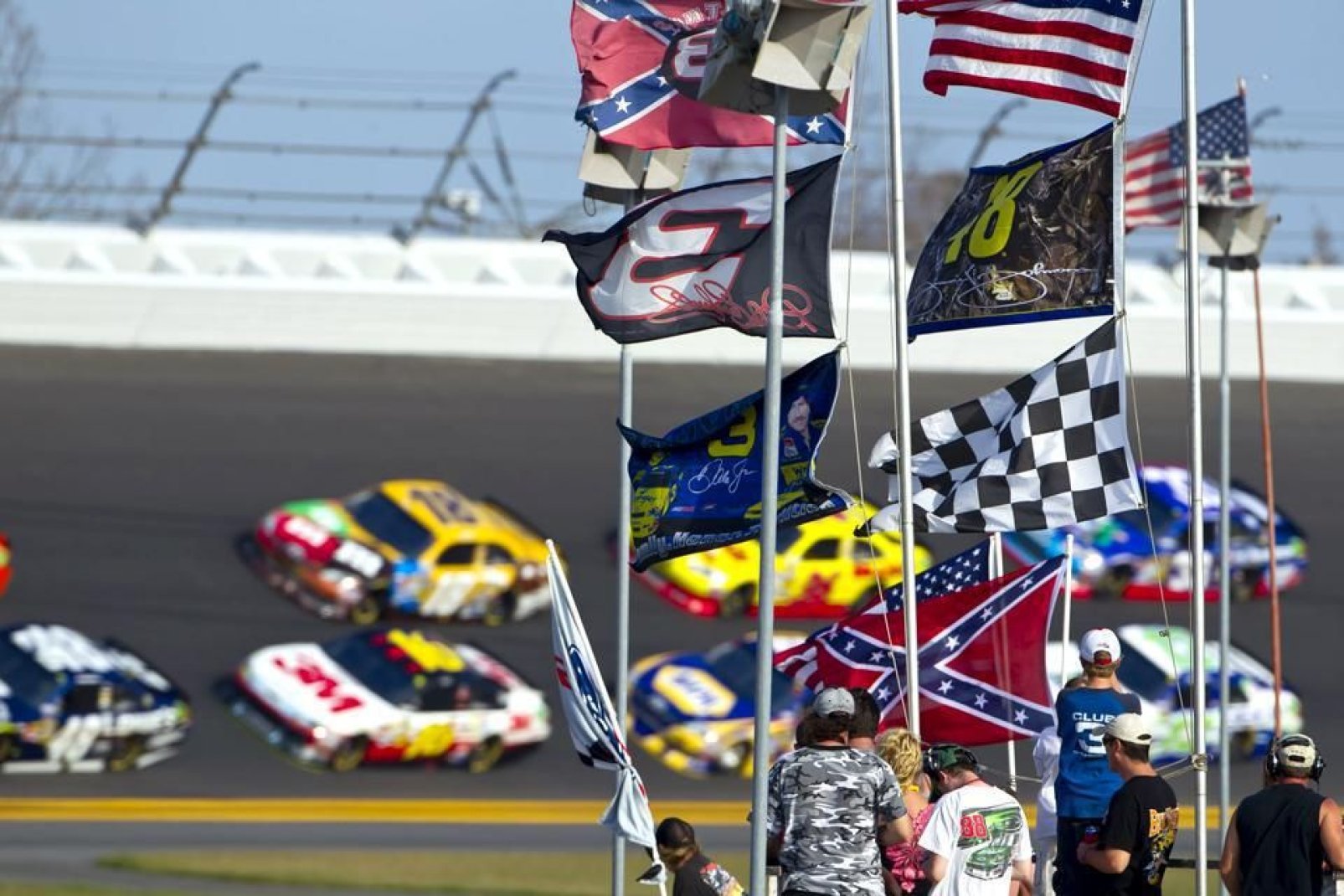 Die Nascar-Rennteams messen sich jedes Jahr im Rahmen des Race Gatorade Duel auf den Rennbahnen des Daytona International Speedway. Die Stadt ist ein Eldorado für Autofans.