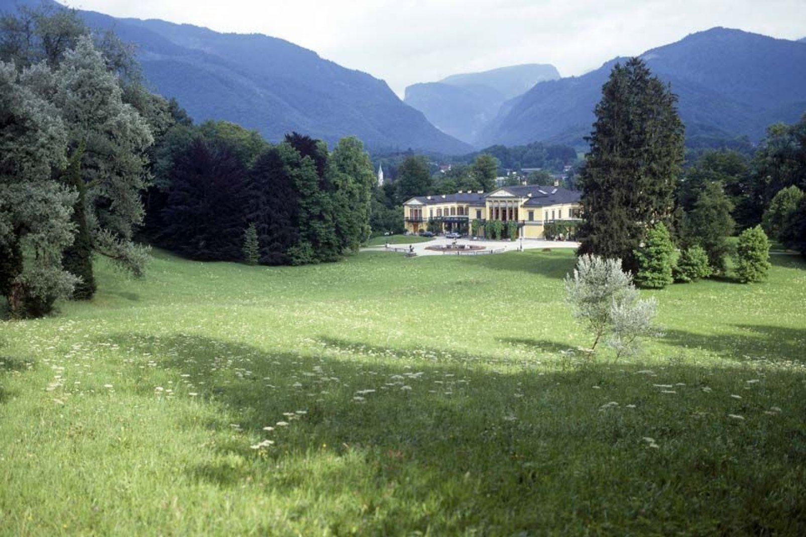 Die Villa im neoklassischen Stil war einst die Residenz des Kaisers Franz-Joseph und seiner Gemahlin Elisabeth von Österreich.