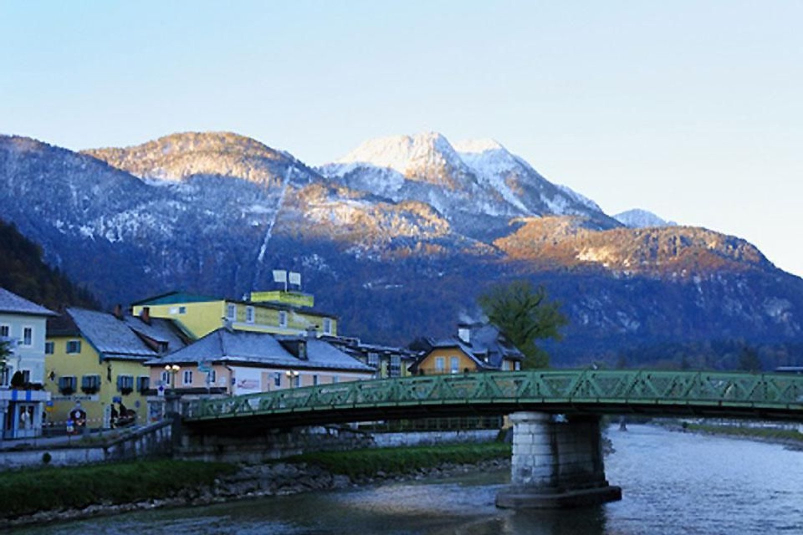Bad Ischl ist eine berühmte Thermalstation, die zahlreiche Touristen anzieht.